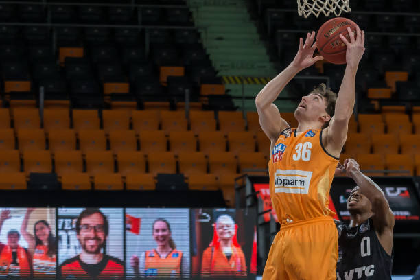 特别是在关 特别是在关