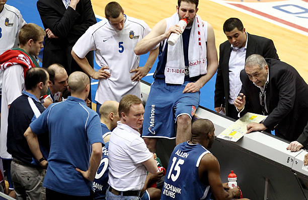 不仅仅是战 不仅仅是战